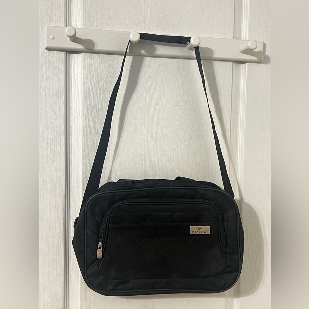 FINAL PRICE Protege Luggage Business Messenger Bag
